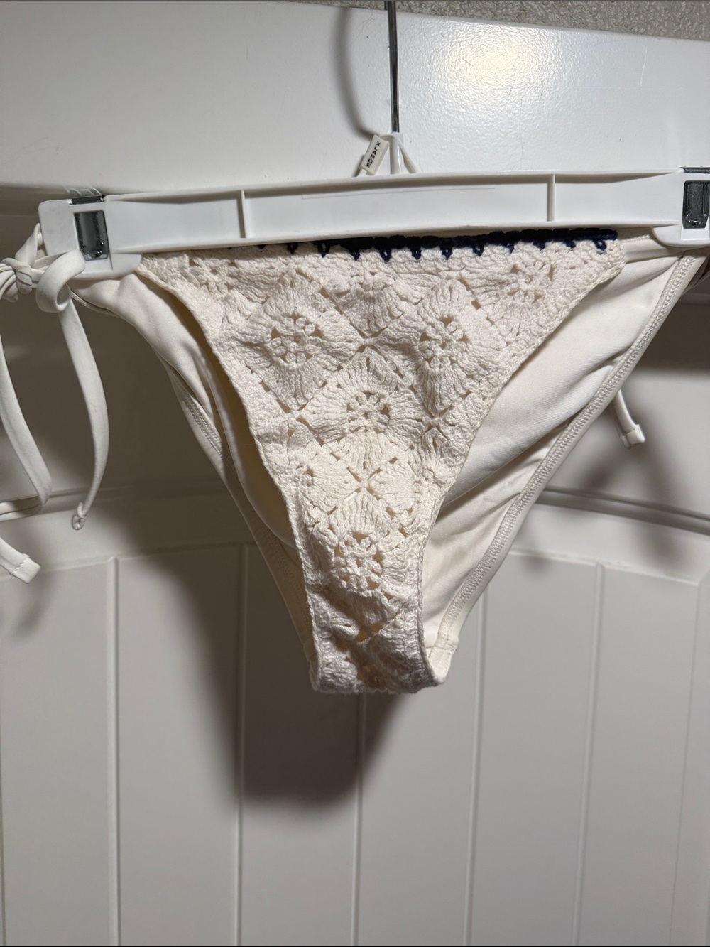 Shade & Shore Cream Crochet-Front Women’s Swim Bottoms